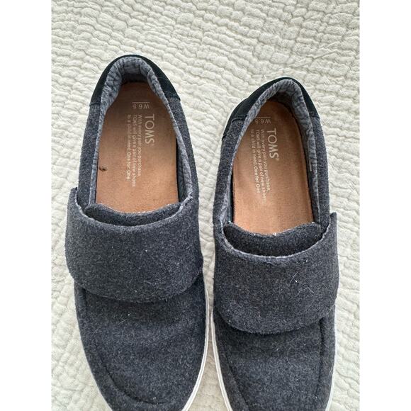 Toms Gray Felt and Suede Loafer Sneaker Size 6.5 - Picture 2 of 6